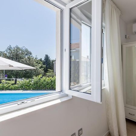 Villa Katess With Heated Pool Сплит Екстериор снимка