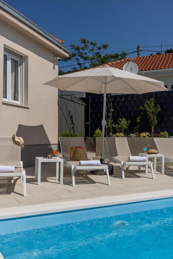 Villa Katess With Heated Pool Сплит Екстериор снимка