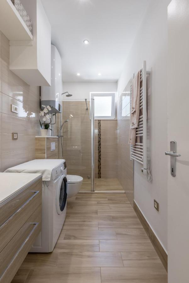 Villa Katess With Heated Pool Сплит Екстериор снимка