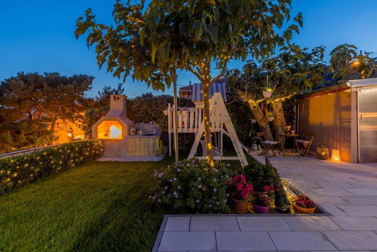 Villa Katess With Heated Pool Сплит Екстериор снимка