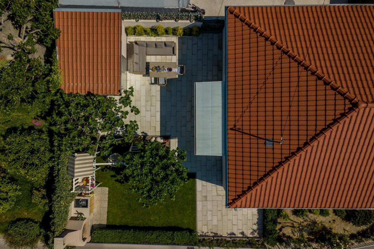 Villa Katess With Heated Pool Сплит Екстериор снимка