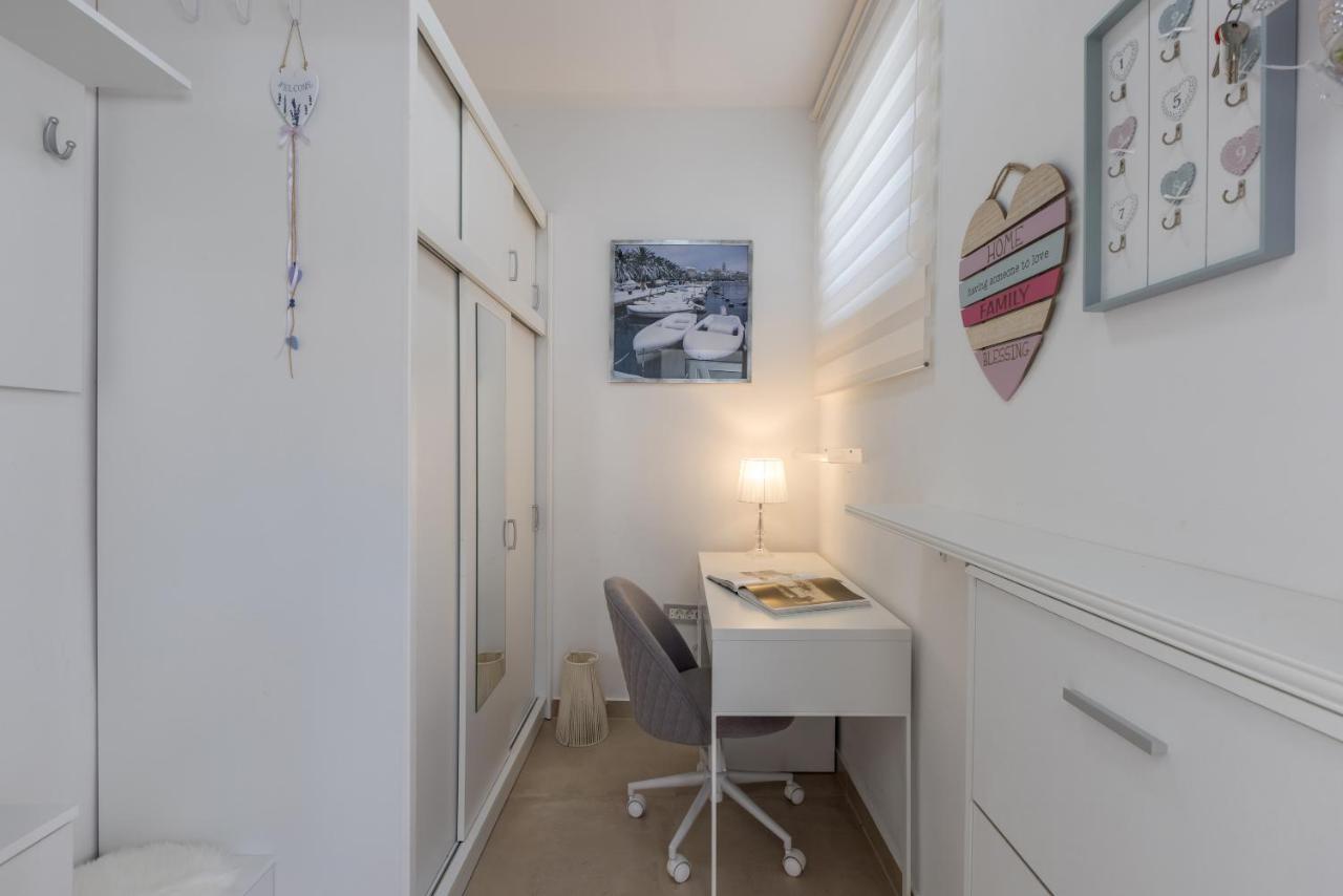 Villa Katess With Heated Pool Сплит Екстериор снимка
