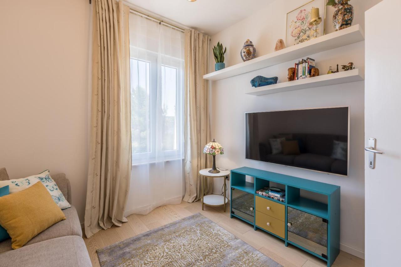 Villa Katess With Heated Pool Сплит Екстериор снимка