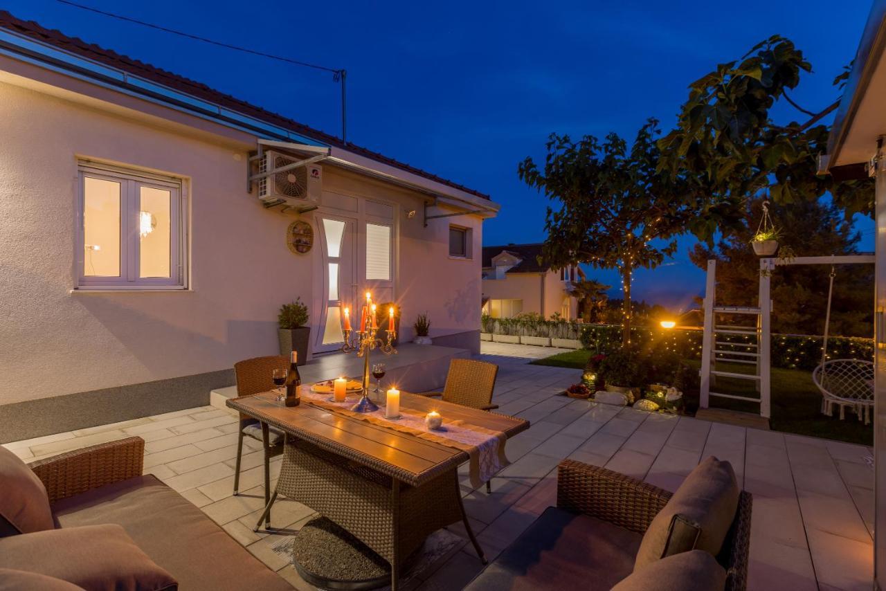 Villa Katess With Heated Pool Сплит Екстериор снимка
