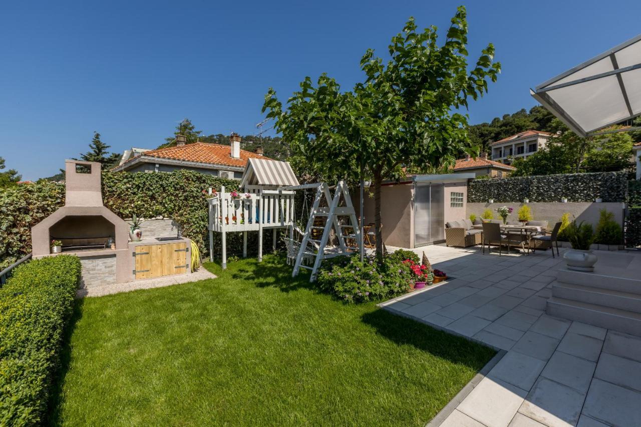 Villa Katess With Heated Pool Сплит Екстериор снимка
