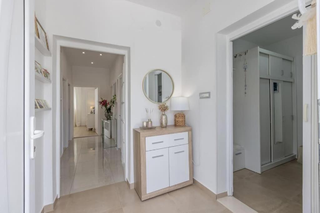 Villa Katess With Heated Pool Сплит Екстериор снимка