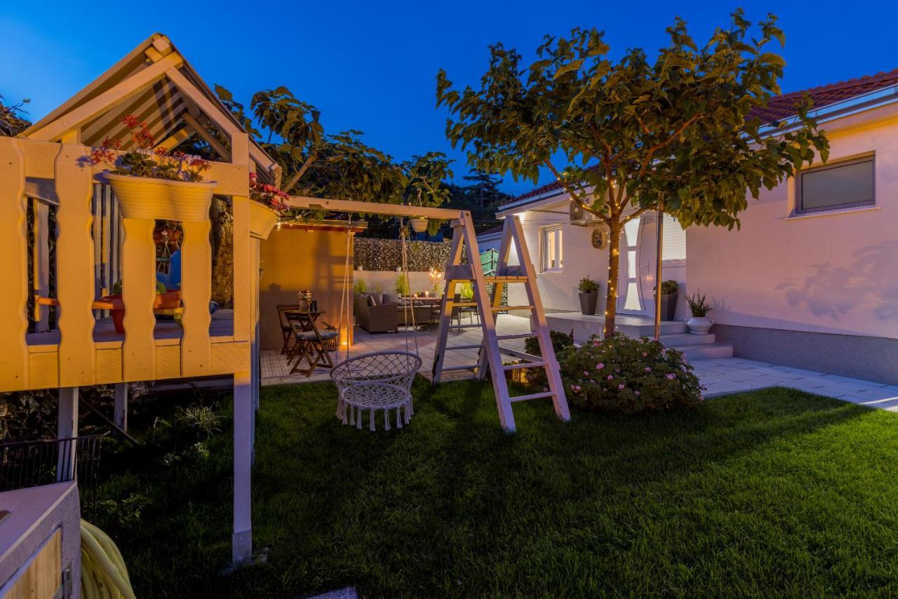Villa Katess With Heated Pool Сплит Екстериор снимка